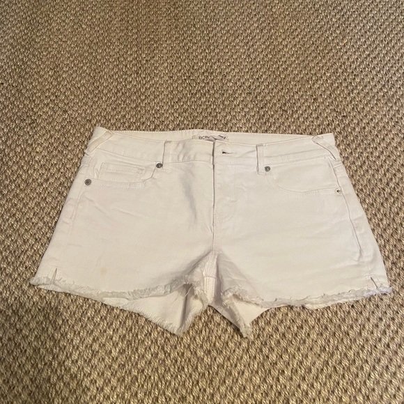 BCBGeneration White Jean Shorts - Picture 1 of 7